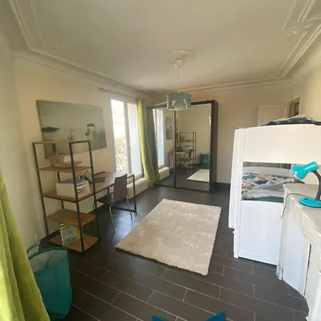 Familiale De 75m2 En Plein Coeur De Appartamento Parigi