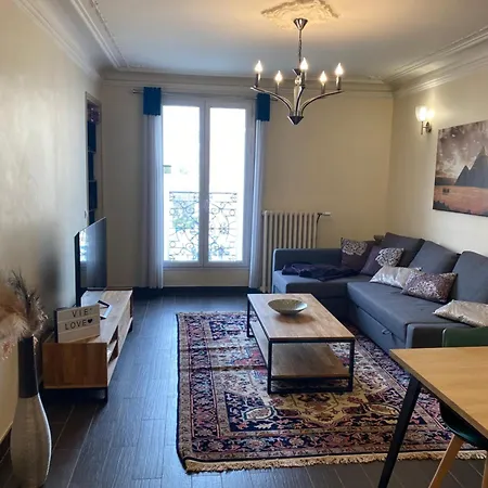 Familiale De 75m2 En Plein Coeur De Parigi